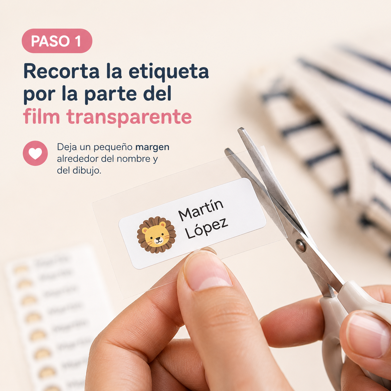 Recortar una etiqueta de la hoja por el film transparente